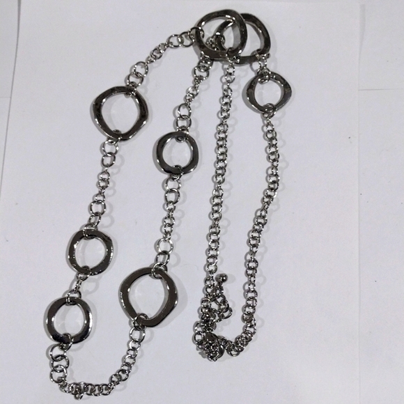 Elegant Silver-tone Hoop Design Bold Long Necklace - Women's Fashion Jewelry - Picture 5 of 7